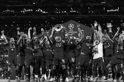 2025／26赛季英超：家中惊变！帕尔默脚趾撞伤缺阵三场（2025／26赛季英超：主场突发变故！帕尔默脚趾受伤将缺席三场）