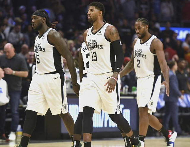 冬窗加盟米兰？罗马诺：莱万不会在1月离开巴萨（罗马诺：莱万1月留在巴萨，冬窗投米兰无望）