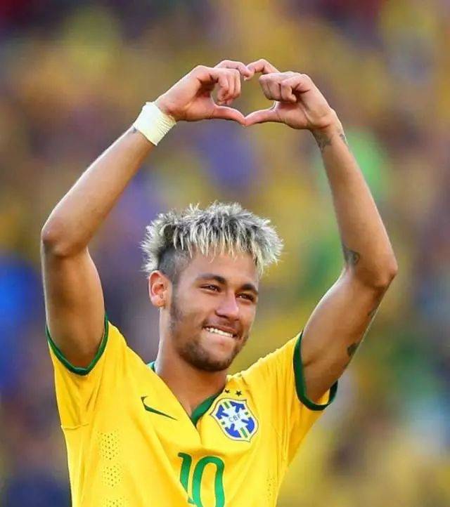 王燊超同款，官方推出直升机游览服务，10分钟行程每人1680元（官方上线直升机观光服务：王燊超同款，10分钟每人1680元）