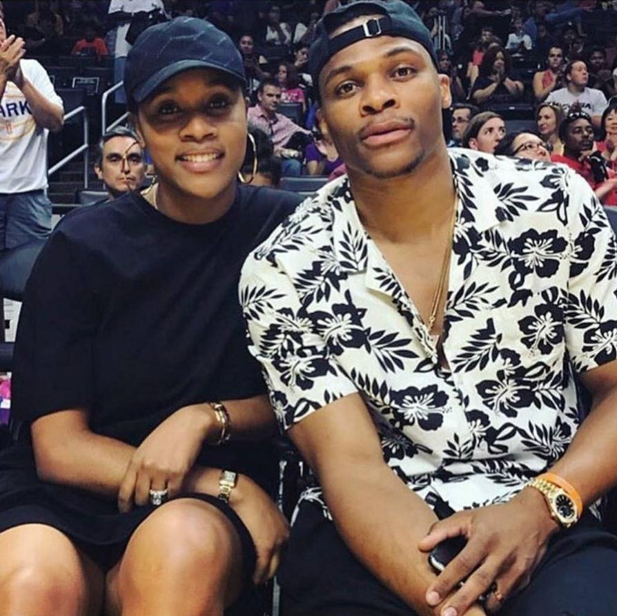 布莱顿青训学院发布含二战时期日本士兵的图片，随后删帖并致歉（布莱顿青训学院误发二战日本士兵图片，随后撤下并致歉）