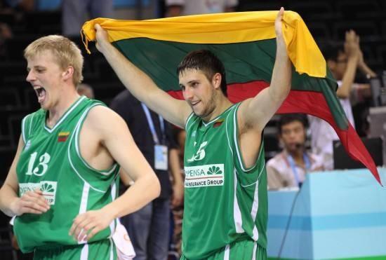 西甲：马竞2-1击败格拉纳达 保持争冠希望（西甲：马竞2-1力克格拉纳达 争冠希望犹存）