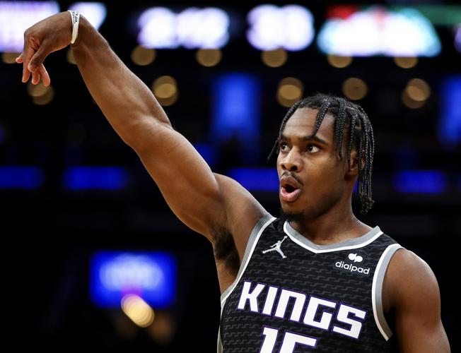 双喜临门，埃斯特旺在职业俱乐部生涯第100场里程碑中破门（破门庆百场，埃斯特旺喜上加喜）