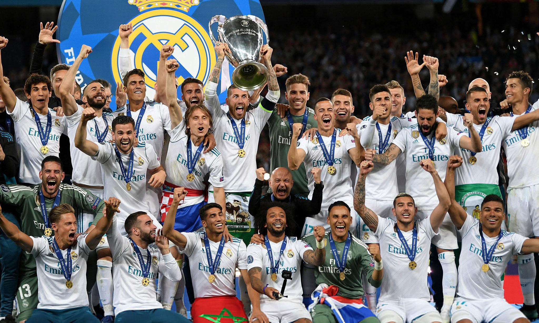 记者：尤文可能在冬窗拿洛卡特利和国米租借交换弗拉泰西（记者称尤文或在冬窗以洛卡特利与国米租借互换弗拉泰西）